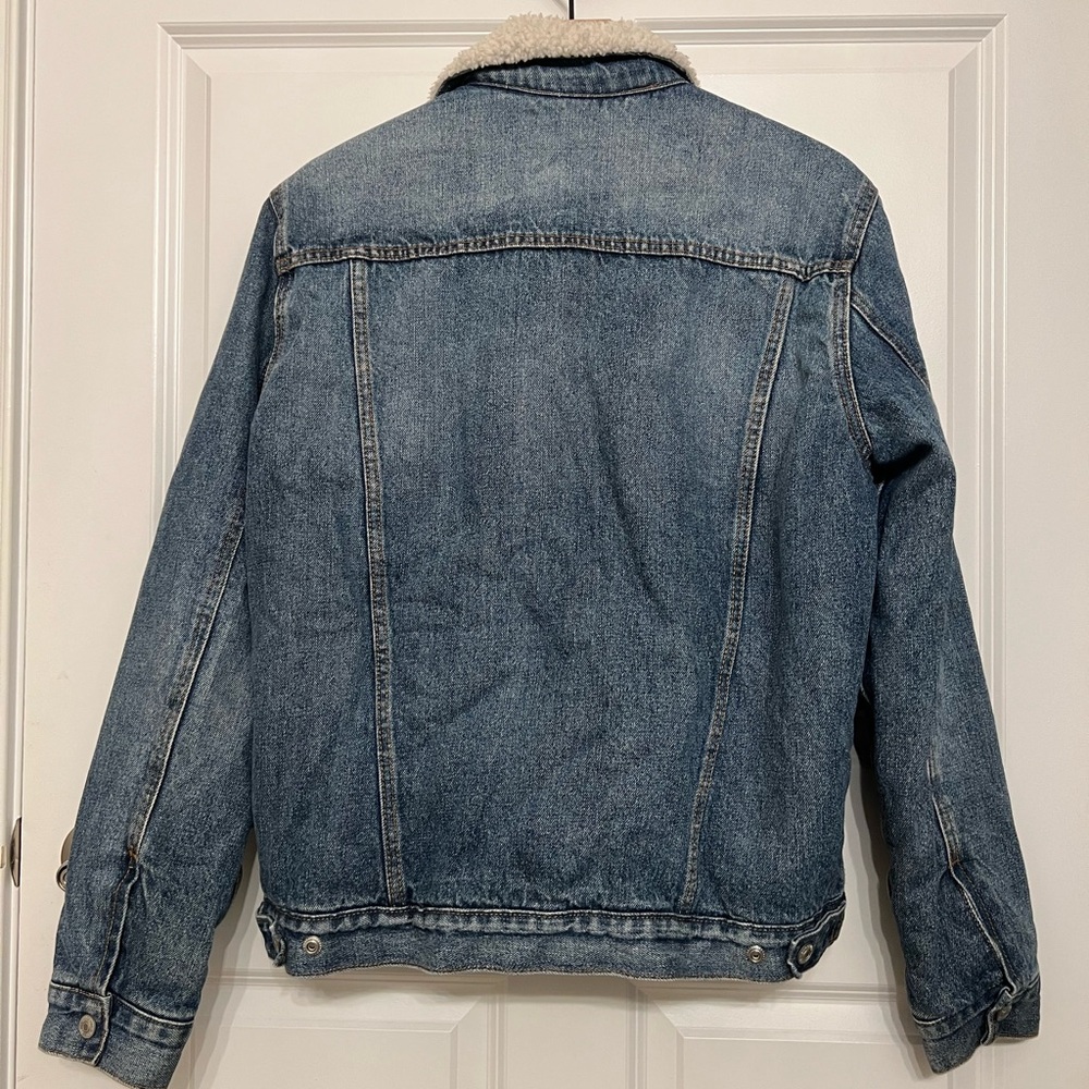 GAP Denim Jacket with Sherpa Lining - Picture 8 of 8